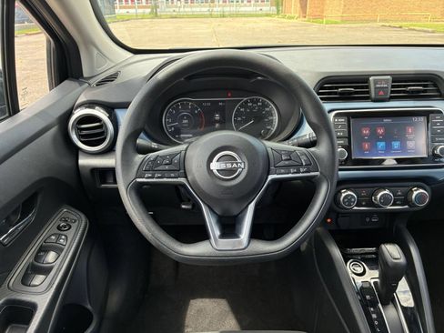 Used 2025 Nissan Versa SV FWD image 27
