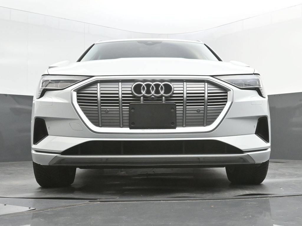 Used 2019 Audi e-tron Premium Plus AWD/4WD image 50