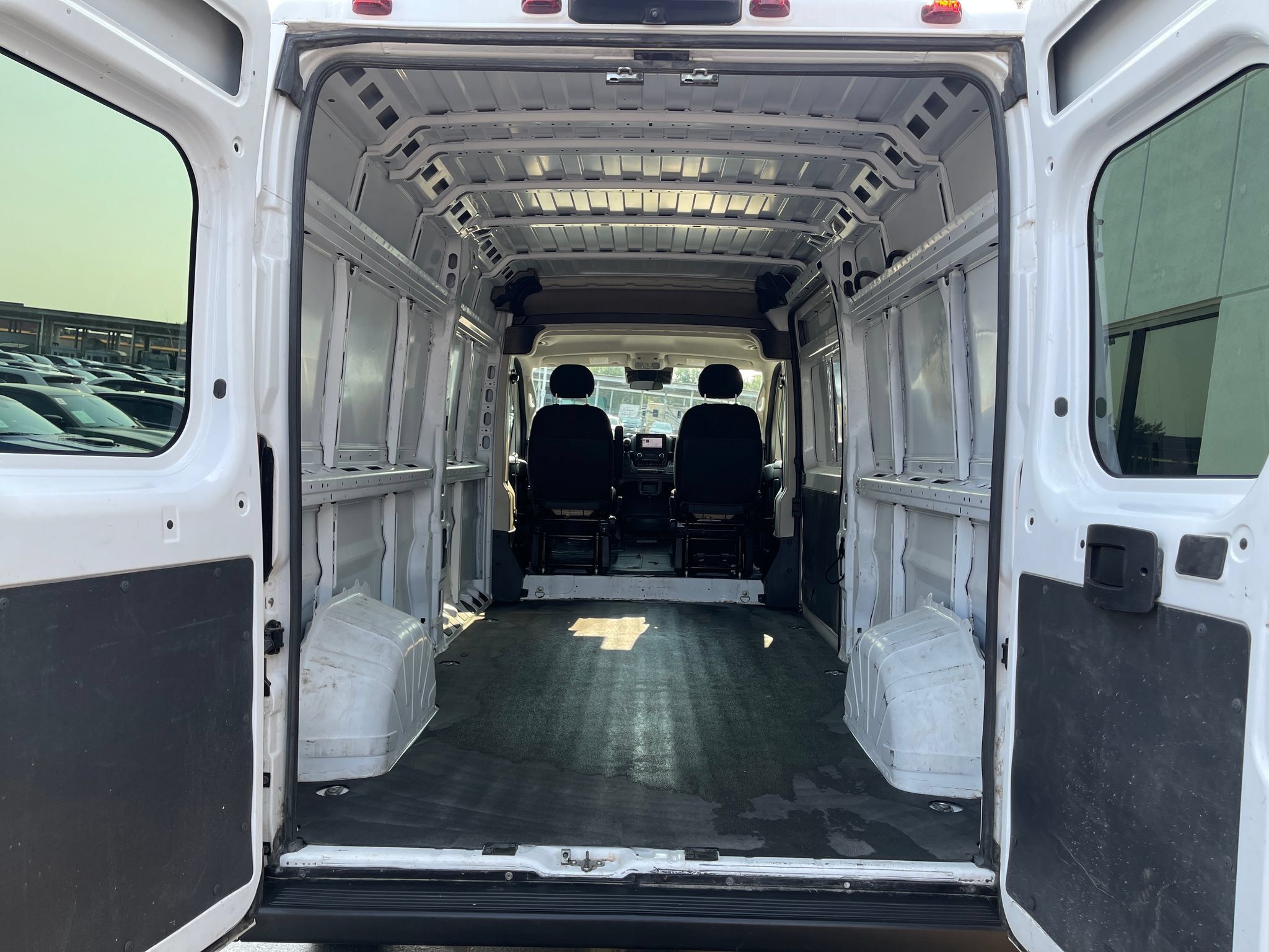 Used 2025 RAM ProMaster 2500 w/ Convenience Group FWD image 21