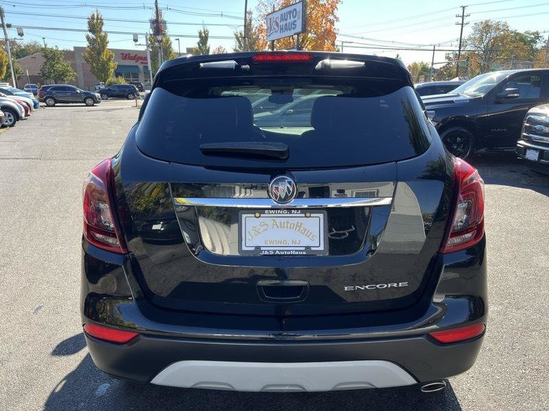 Used 2019 Buick Encore Sport Touring FWD image 5