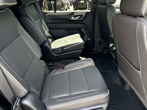 Used 2023 GMC Yukon SLT w/ SLT Premium Package AWD/4WD image 33