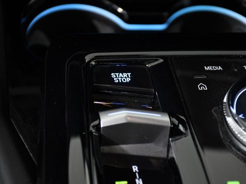 Used 2025 BMW i5 eDrive40i image 19