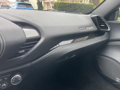 Used 2018 Ferrari 488 GTB RWD image 22