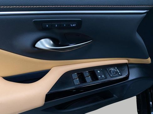 Certified 2025 Lexus ES 350 w/ Premium Package image 31