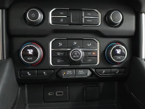 Used 2023 Chevrolet Tahoe Z71 AWD/4WD image 27