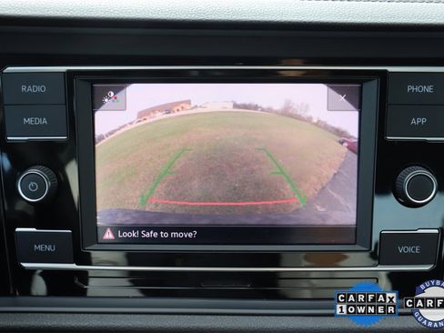 Used 2024 Volkswagen Jetta SE image 28