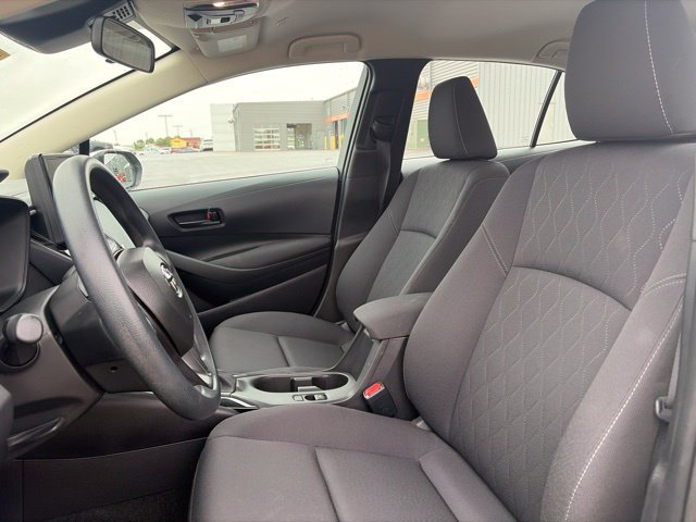 Used 2025 Toyota Corolla LE FWD image 8