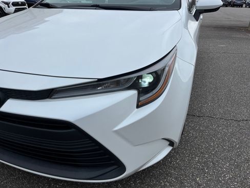 Used 2023 Toyota Corolla LE image 28