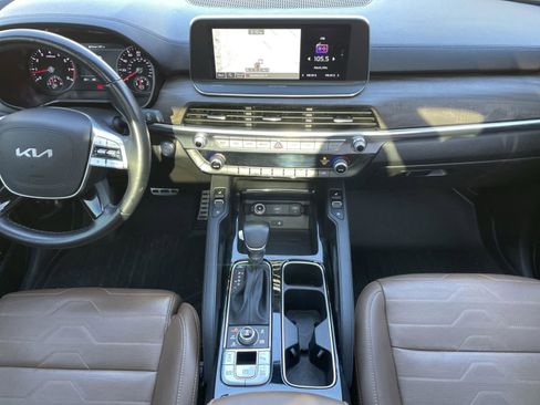 Certified 2022 Kia Telluride SX w/ SX Prestige Package image 15