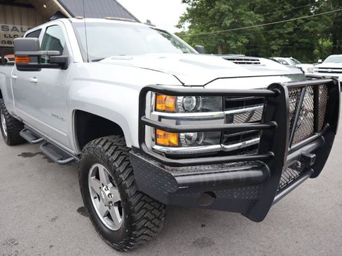 Used 2018 Chevrolet Silverado 2500 LT w/ LT Convenience Package AWD/4WD image 3