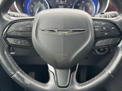 Used 2020 Chrysler Pacifica Touring-L image 46