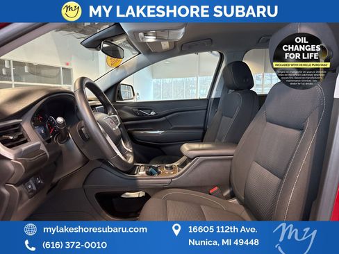 Used 2023 GMC Acadia SLE w/ Driver Convenience Package FWD image 22