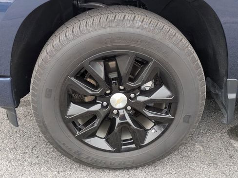 Used 2023 Chevrolet Silverado 1500 Custom image 11