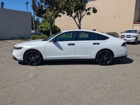 Used 2025 Honda Accord Sport image 8