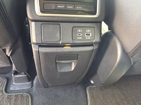 Used 2023 Subaru Ascent Onyx Edition AWD/4WD image 15