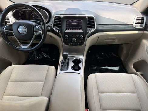 Used 2020 Jeep Grand Cherokee Laredo RWD image 12