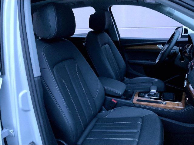 Used 2023 Audi Q5 2.0T Premium Plus w/ Premium Plus Package AWD/4WD image 17