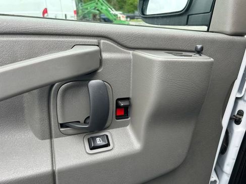 Used 2024 Chevrolet Express 2500 w/ Driver Convenience Package RWD image 14