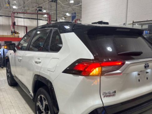 Used 2022 Toyota RAV4 XSE w/ Premium Package image 44