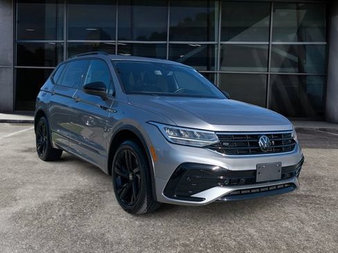 Used 2024 Volkswagen Tiguan SE R-Line AWD/4WD image 1