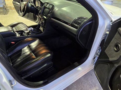 Used 2019 Chrysler 300 S image 26