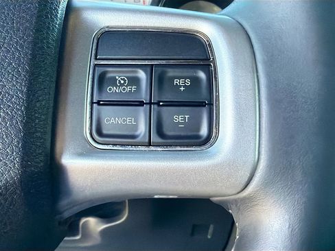 Used 2012 Dodge Challenger R/T image 33