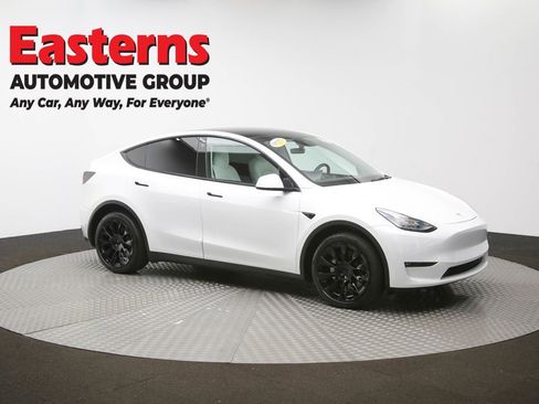 Used 2022 Tesla Model Y Long Range image 49
