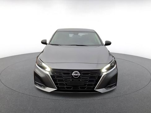 Used 2025 Nissan Altima 2.5 SV image 4