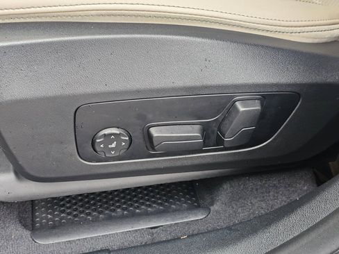 Used 2023 BMW X1 xDrive28i w/ Premium Package image 32