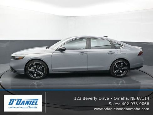 Used 2023 Honda Accord Sport image 2
