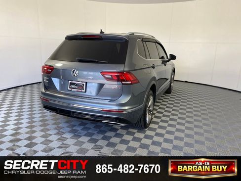 Used 2018 Volkswagen Tiguan SEL w/ R-Line Package AWD/4WD image 7