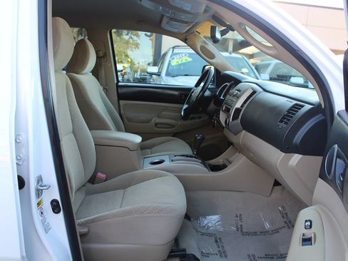 Used 2009 Toyota Tacoma PreRunner RWD image 22