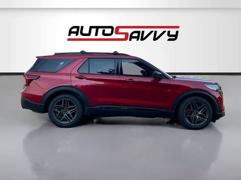 Used 2025 Ford Explorer ST AWD/4WD image 8