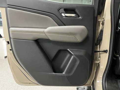 Used 2023 Chevrolet Colorado ZR2 w/ ZR2 Convenience Package III AWD/4WD image 42