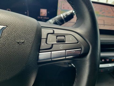 Used 2025 Cadillac XT4 Premium Luxury FWD image 23