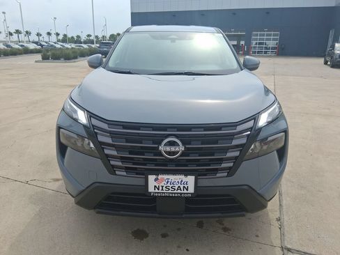 New 2026 Nissan Rogue SV FWD image 9