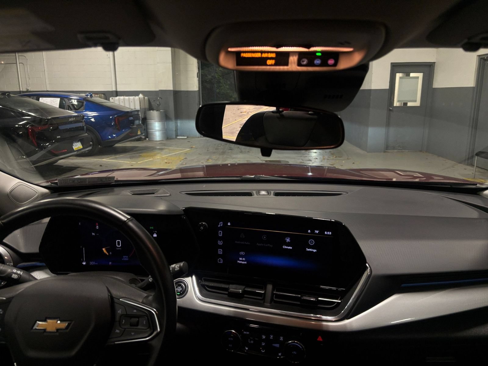 Used 2025 Chevrolet Trax LT w/ LT Convenience Package FWD image 32