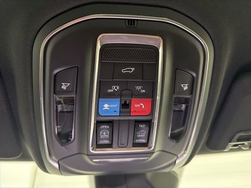 New 2026 Jeep Grand Cherokee Altitude image 21