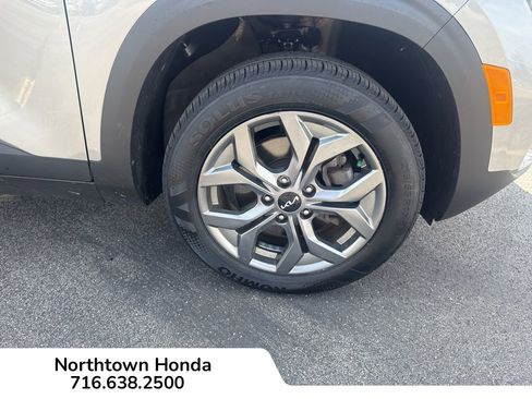 Used 2024 Kia Seltos LX AWD/4WD image 14