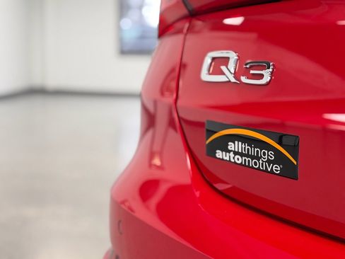 Used 2025 Audi Q3 2.0T Premium image 37