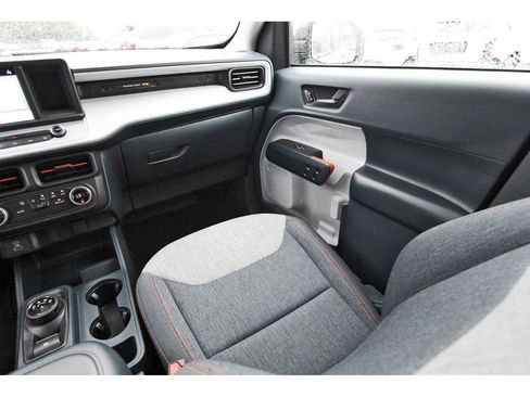 Certified 2022 Ford Maverick XLT FWD image 13