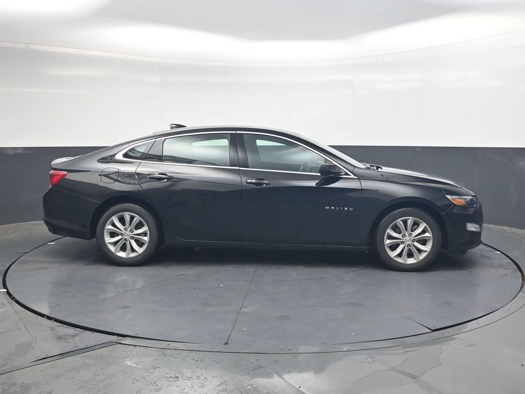 Used 2025 Chevrolet Malibu LT FWD image 3