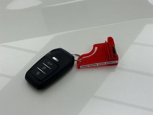 Used 2019 Toyota RAV4 Limited image 49