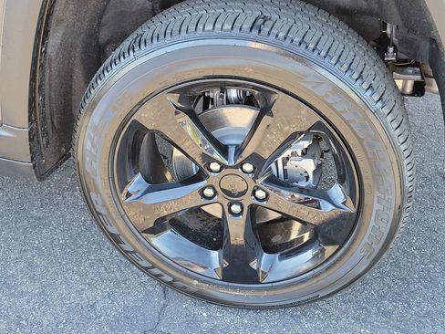 New 2025 Jeep Grand Cherokee Altitude image 20