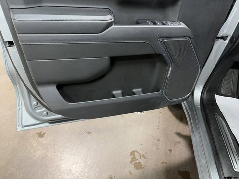 Used 2025 Chevrolet Silverado 1500 LT image 10