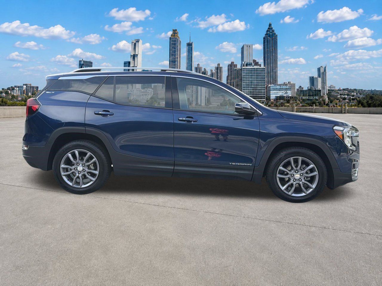 Used 2023 GMC Terrain SLT w/ Infotainment Package II FWD image 31
