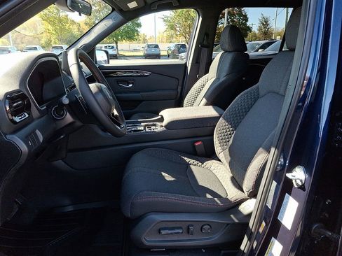 New 2025 Honda Pilot Sport image 6