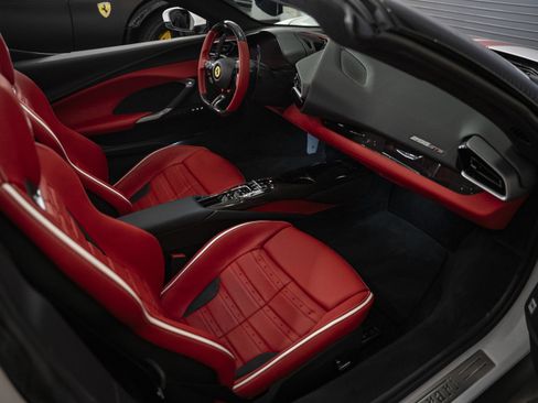 Used 2025 Ferrari 296 GTS RWD image 33