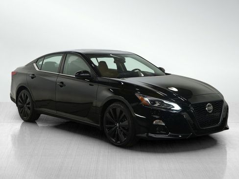 Used 2022 Nissan Altima 2.5 SR w/ Midnight Edition Package image 7