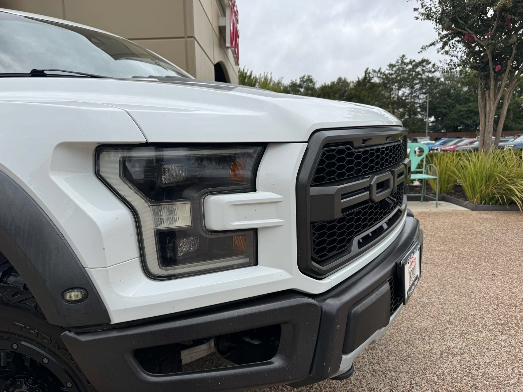 Used 2018 Ford F150 Raptor w/ Equipment Group 802A Luxury AWD/4WD image 2